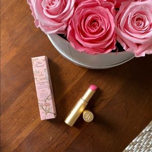 Double Bubble Too Faced Lipstick